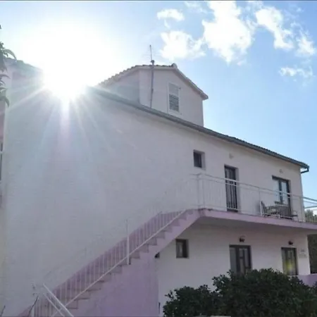 Marija Stari Grad (Hvar)